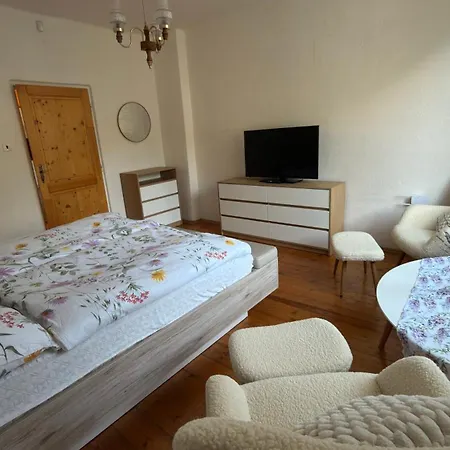 Dom Pri Masi - The Lakeside House