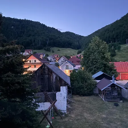 Dom Pri Masi - The Lakeside House *